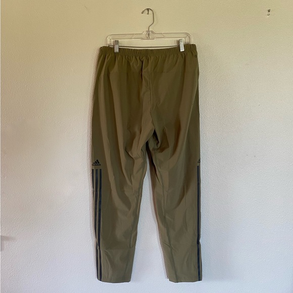NWT Adidas Men’s Training Pants in Olive Green - Picture 5 of 6
